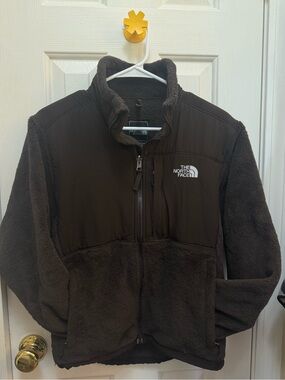 The North Face women’s Brown Full-Zip Fleece Jacket